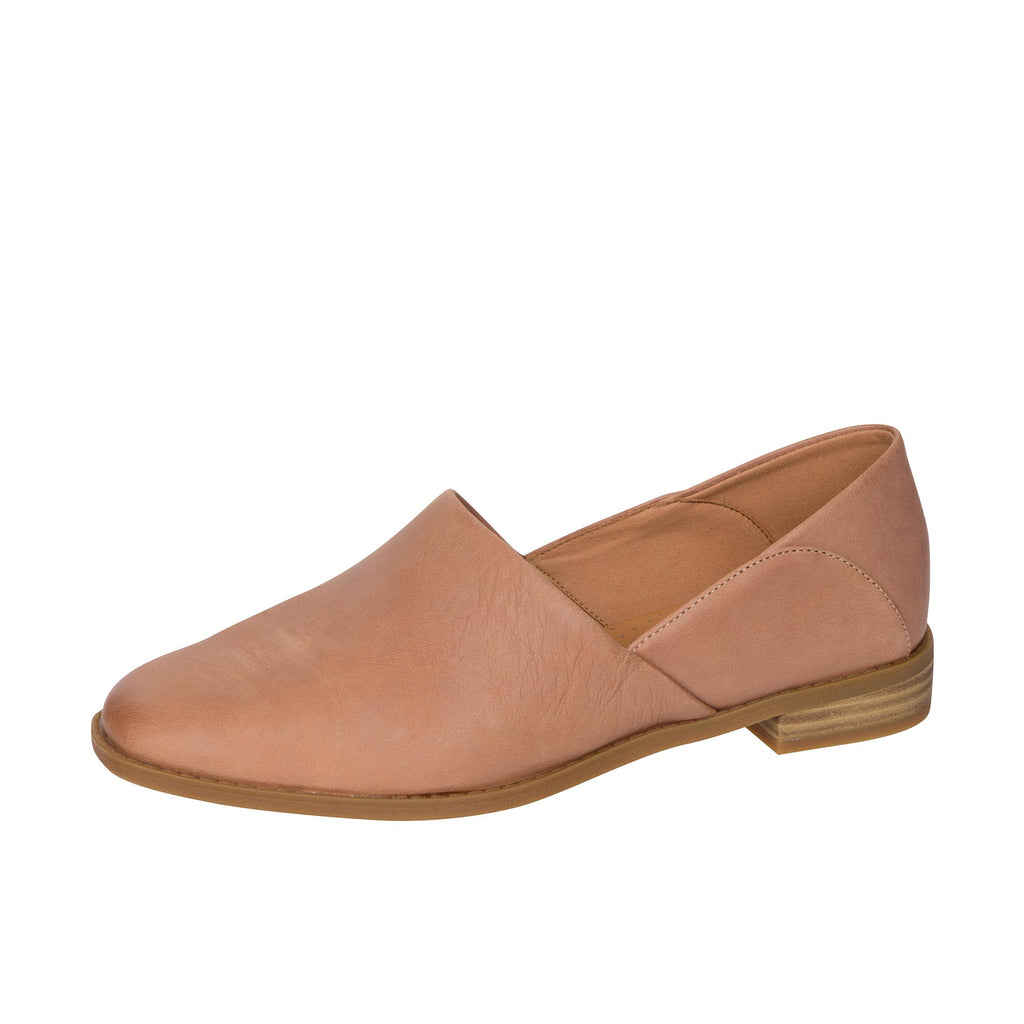 Clarks store pure bella